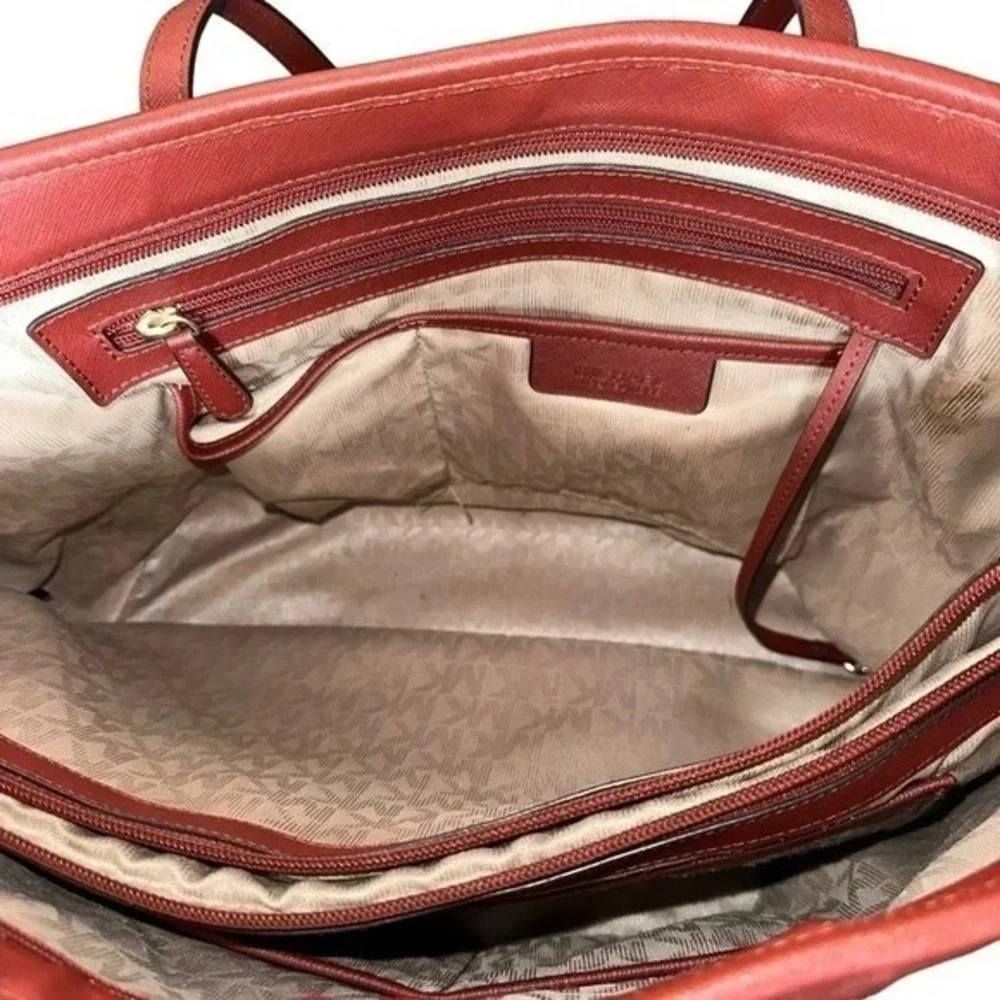 Michael Kors Tote Bag Large Burgundy Saffiano Leather‎ Jet Set Travel Zip Top
